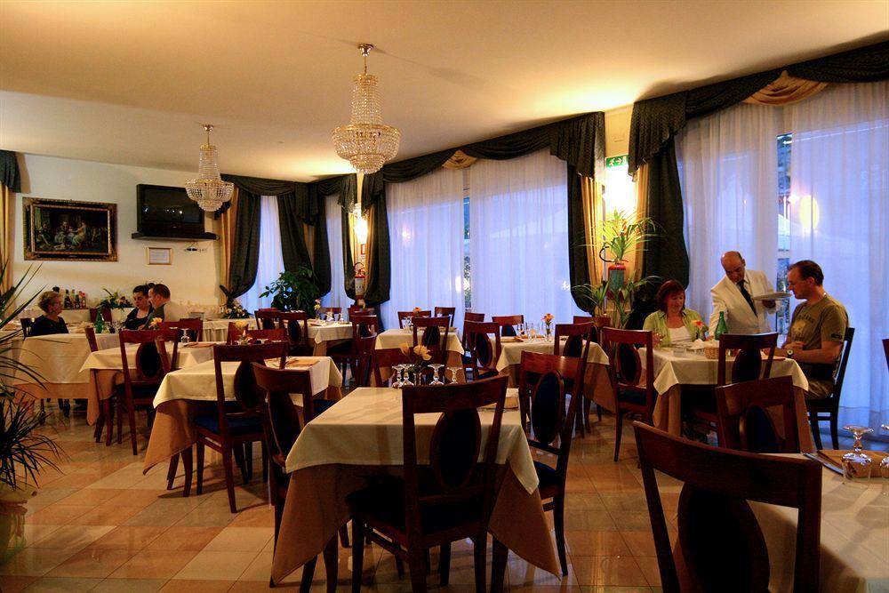Hotel Royal Bosa Restaurant bilde
